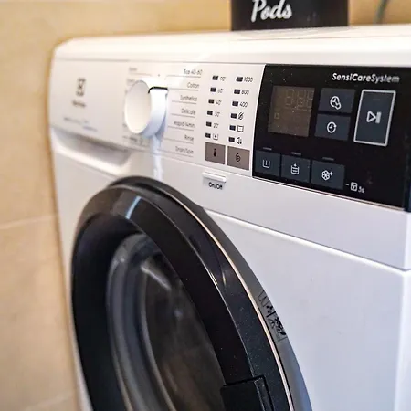 Stefani - Balcony & Free Private Garage Parking 아파트 자다르