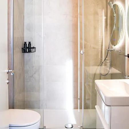 Appartement Stefani - Balcony & Free Private Garage Parking *