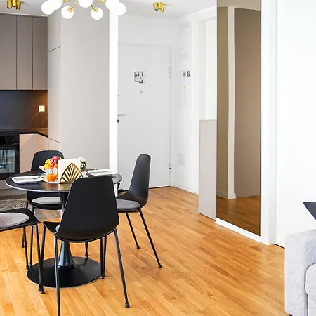 Appartement Stefani - Balcony & Free Private Garage Parking *