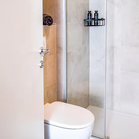 Stefani - Balcony & Free Private Garage Parking 아파트 자다르