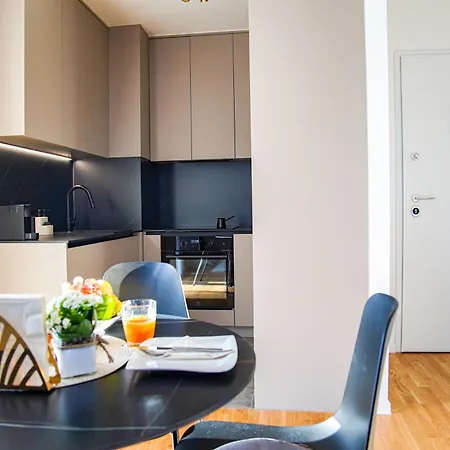 Appartement Stefani - Balcony & Free Private Garage Parking