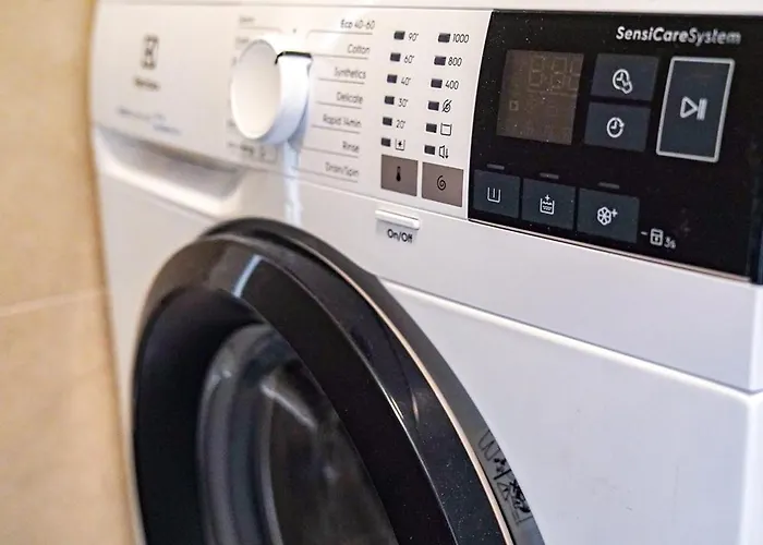 Stefani - Balcony & Free Private Garage Parking Apartman Zára