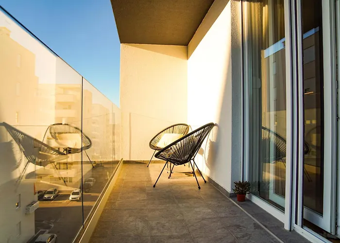 Apartman Stefani - Balcony & Free Private Garage Parking