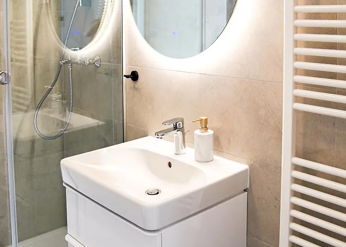 Stefani - Balcony & Free Private Garage Parking Apartman