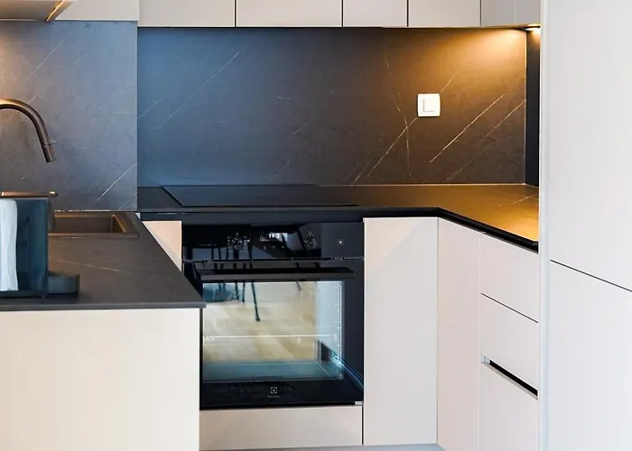 Stefani - Balcony & Free Private Garage Parking Apartman