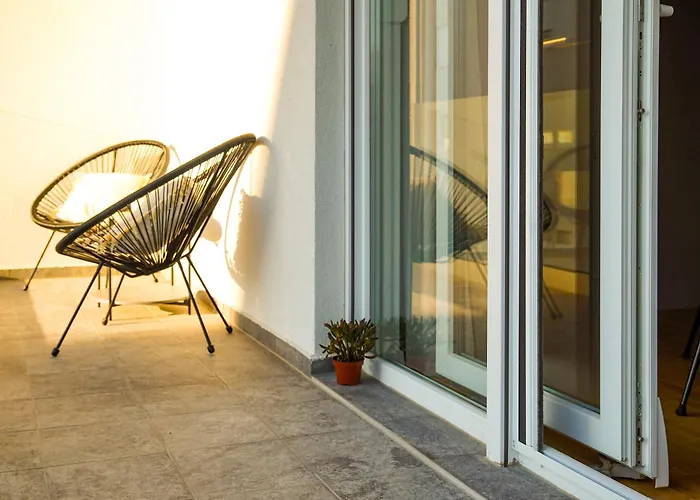 Stefani - Balcony & Free Private Garage Parking Zadar