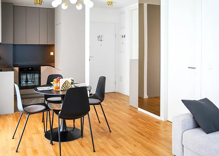 Apartman Stefani - Balcony & Free Private Garage Parking *