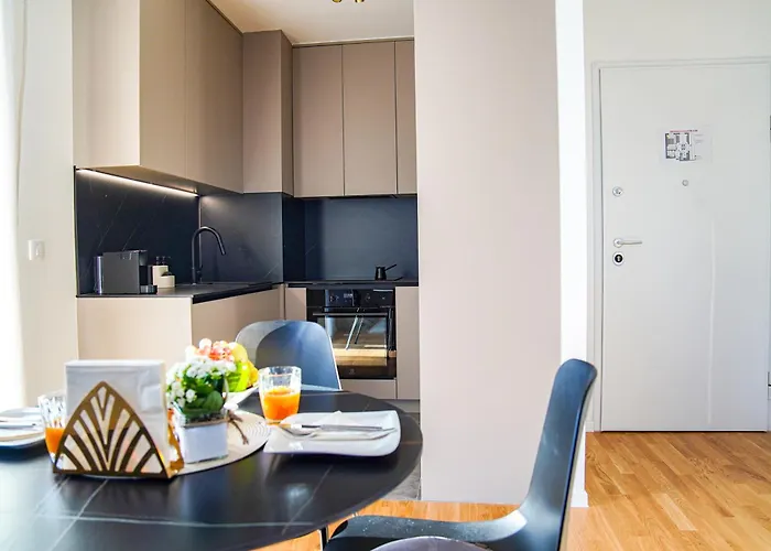 Apartman Stefani - Balcony & Free Private Garage Parking