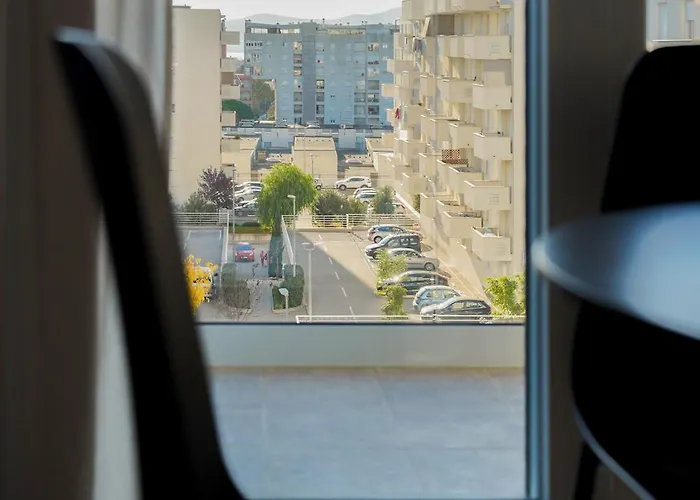 Stefani - Balcony & Free Private Garage Parking Apartman